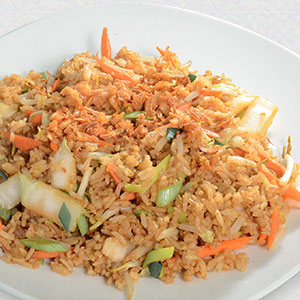 40. Eierreis <!-- gebratener Reis mit Eiern, verschiedenem Gemüse, Röstzwiebeln und Vegetarisch, Tofu, Hühnerfleisch, knusprigem Hähnchenfilet, Rindfleisch, knuspriger Ente, Garnelen -->