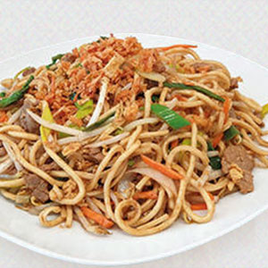 41. Eiernudeln <!-- Hauptspeisen - gebratene Nudeln mit Eiern, verschiedenen Gemüse, Röstzwiebeln und  Vegetarisch, Tofu, Hühnerfleisch, knuspriges Hähnchenfilet, Rindfleisch, knusprige Ente, Garnelen -->